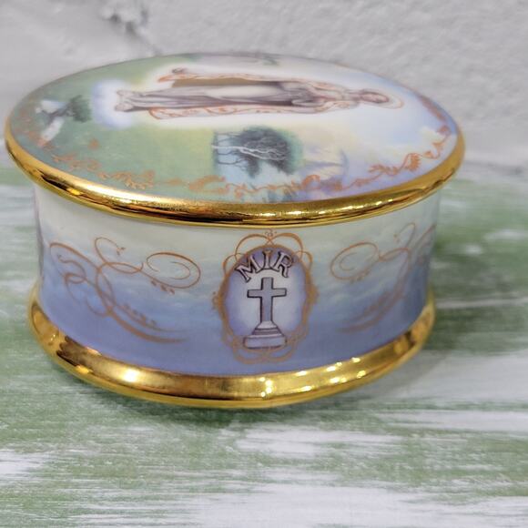 Ardleigh Elliott Our Lady of Fatima Porcelain Music Box Vintage - Picture 3 of 11